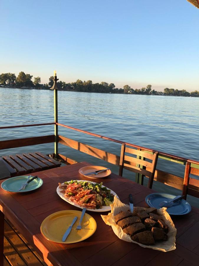 Sagando - Floating House On Sava River 베오그라드 외부 사진